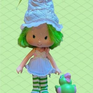 Strawberry shortcake Lime Chiffon Green and White Doll with Hat and Pet Parfait